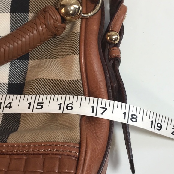 BURBERRY STUNNING BAGUETTE STYLE AUTHENTIC BAG WITH EXTRA STORAGE POCKETS - Picture 13 of 16